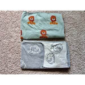 Lion and Elephant Knit Blanket Set